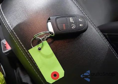 2019 Jeep Cherokee Latitude Plus 4X4 from USA, damaged, VIN 1C4PJMLB2KD259827